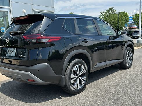 Certified 2023 Nissan Rogue SV image 7