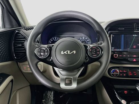 Used 2022 Kia Soul S FWD image 11