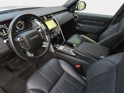 Used 2018 Land Rover Discovery HSE image 20