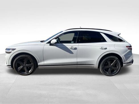 Certified 2025 Genesis GV70 3.5T Sport w/ Sport Prestige Package image 15