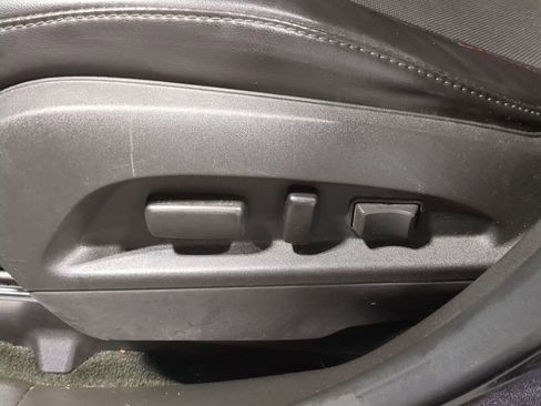 Used 2023 GMC Terrain SLE w/ Driver Convenience Package image 24