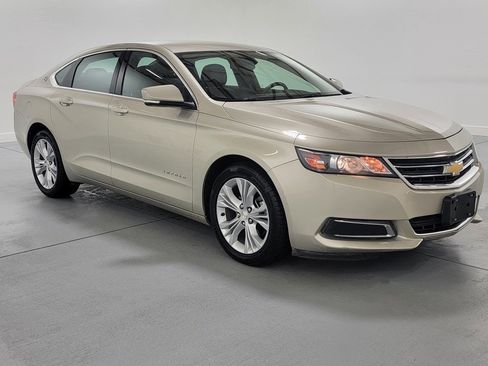 Used 2015 Chevrolet Impala LT w/ Convenience Package image 2