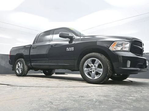 Used 2018 RAM 1500 Express w/ Express Value Package image 29