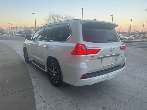 Certified 2021 Lexus LX 570 4WD w/ 3rd Row & Luxury Pkg image 3