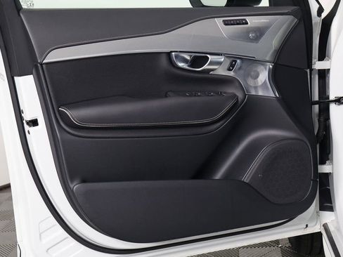 Used 2022 Volvo XC90 T8 R-Design w/ Advanced Package image 13