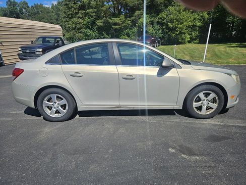 Used 2012 Chevrolet Cruze LT FWD image 6