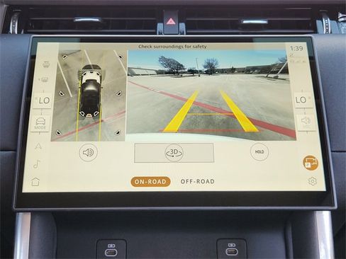 Used 2025 Land Rover Discovery Sport S image 17