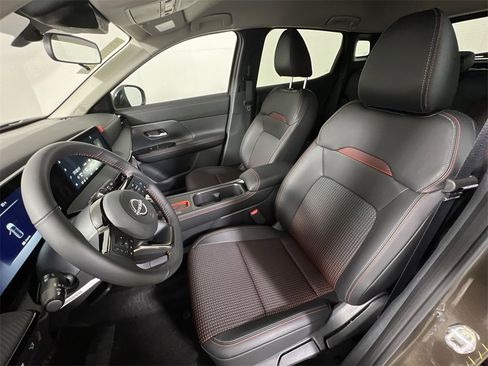 New 2026 Nissan Kicks SR image 13