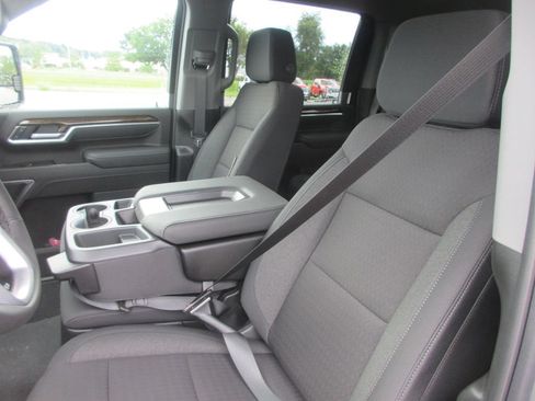 New 2026 GMC Sierra 3500 SLE w/ SLE Value Package AWD/4WD image 12