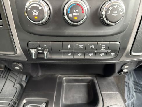 Used 2016 RAM 2500 Tradesman w/ Chrome Appearance Group AWD/4WD image 18