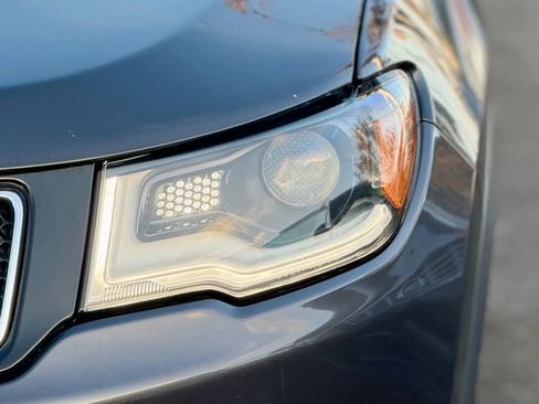 Used 2018 Jeep Compass Limited w/ Navigation Group image 25