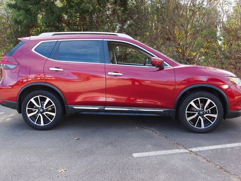 Used 2020 Nissan Rogue SL w/ Premium Package image 8