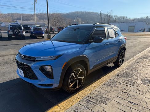 Used 2023 Chevrolet TrailBlazer RS w/ Sun and Liftgate Package image 4