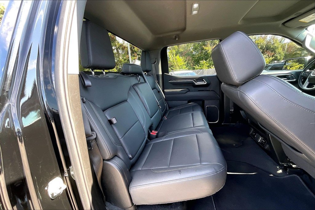 Used 2025 GMC Sierra 1500 SLT AWD/4WD image 34