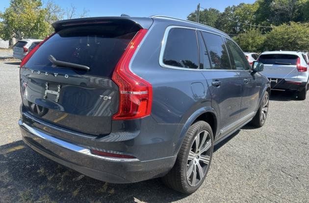 Used 2025 Volvo XC90 T8 Ultra w/ Protection Package Premier AWD/4WD image 2