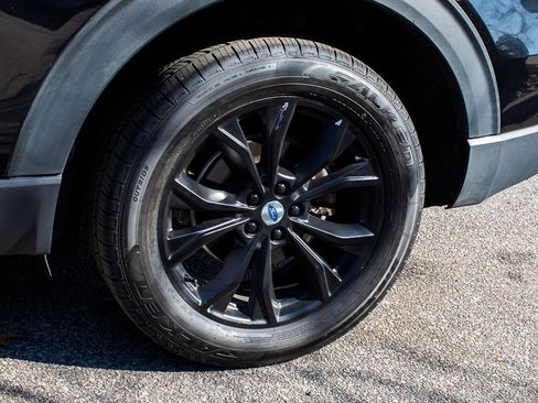 Used 2022 Ford Explorer Limited w/ Equipment Group 301A image 6