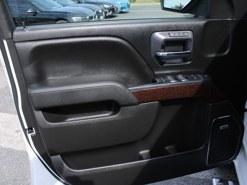 Used 2018 GMC Sierra 1500 SLT image 9