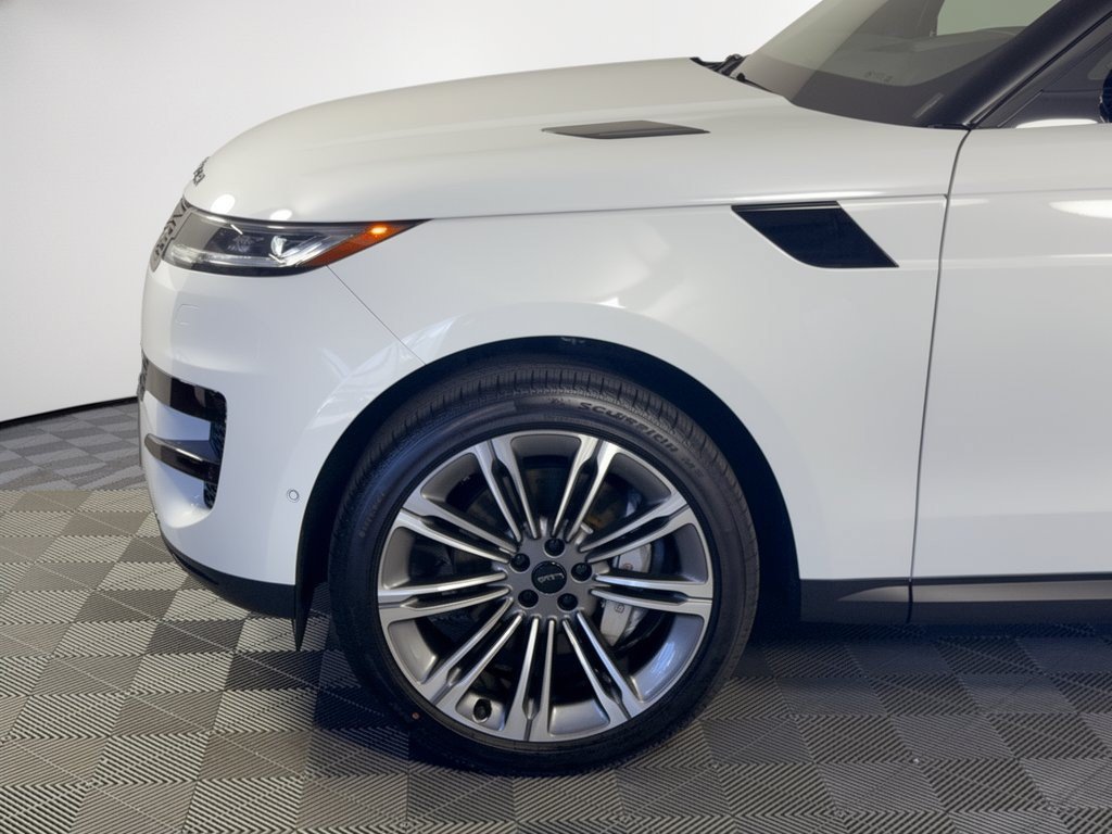New 2027 Land Rover Range Rover Sport SE AWD/4WD image 13