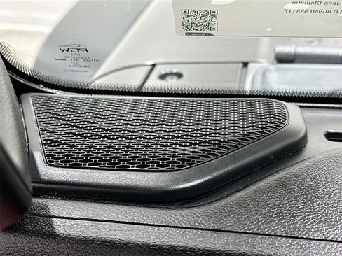 Used 2021 Jeep Gladiator Rubicon w/ Trailer Tow Package image 18