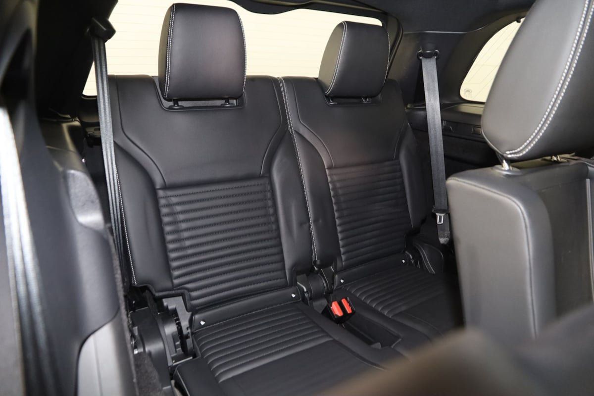 Used 2023 Land Rover Discovery S R-Dynamic AWD/4WD image 18