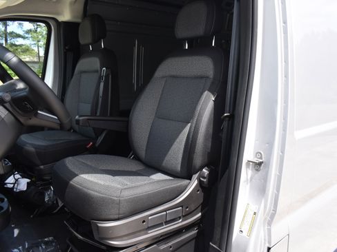 New 2026 RAM ProMaster 2500 w/ Premium Convenience Group FWD image 22