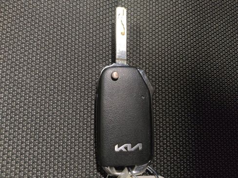Used 2022 Kia Forte LXS FWD image 32