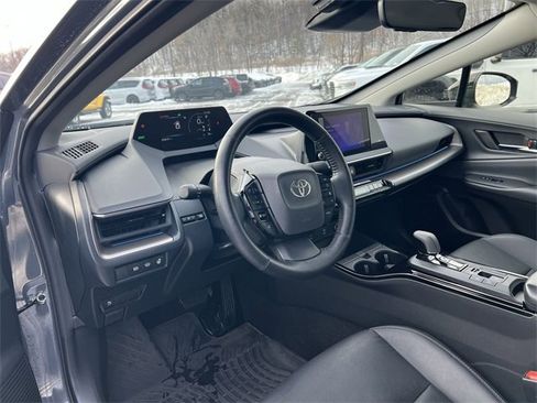 Used 2024 Toyota Prius XLE image 10