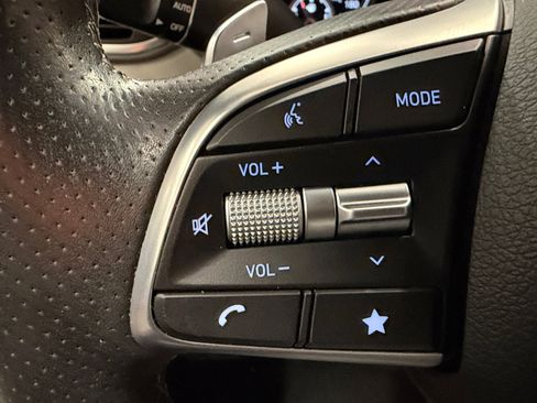 Used 2023 Genesis G70 2.0T w/ Sport Prestige Package image 18