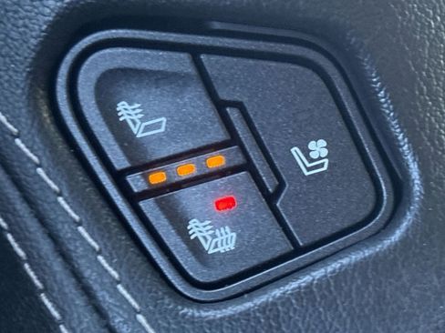 Certified 2020 Chevrolet Suburban Premier w/ Premier Plus Edition image 38