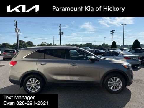 Used 2017 Kia Sorento FWD image 5