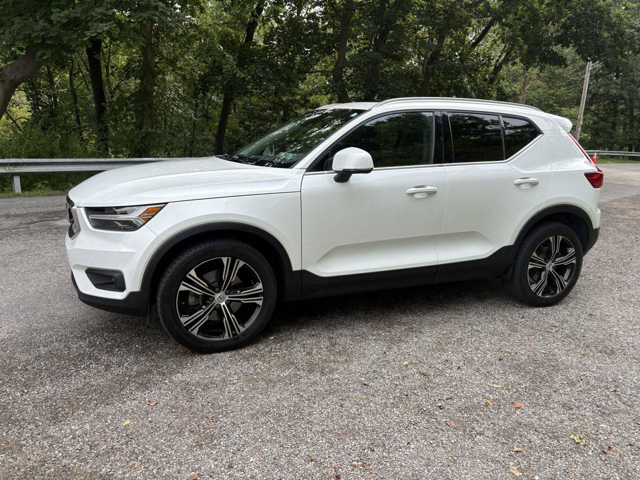 Used 2020 Volvo XC40 T5 Inscription w/ Protection Package Premier AWD/4WD image 4