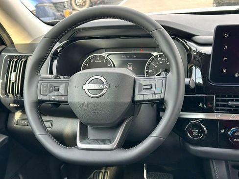 Used 2026 Nissan Pathfinder SV AWD/4WD image 6