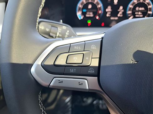 New 2025 Volkswagen Tiguan SE AWD/4WD image 27