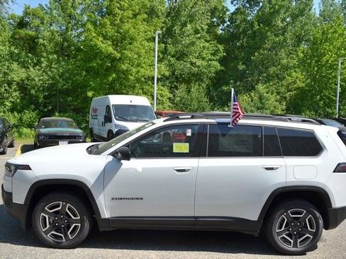New 2026 Jeep Cherokee Laredo AWD/4WD image 5