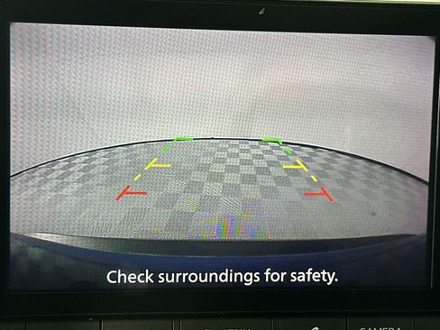 Used 2022 Nissan Rogue SV image 17