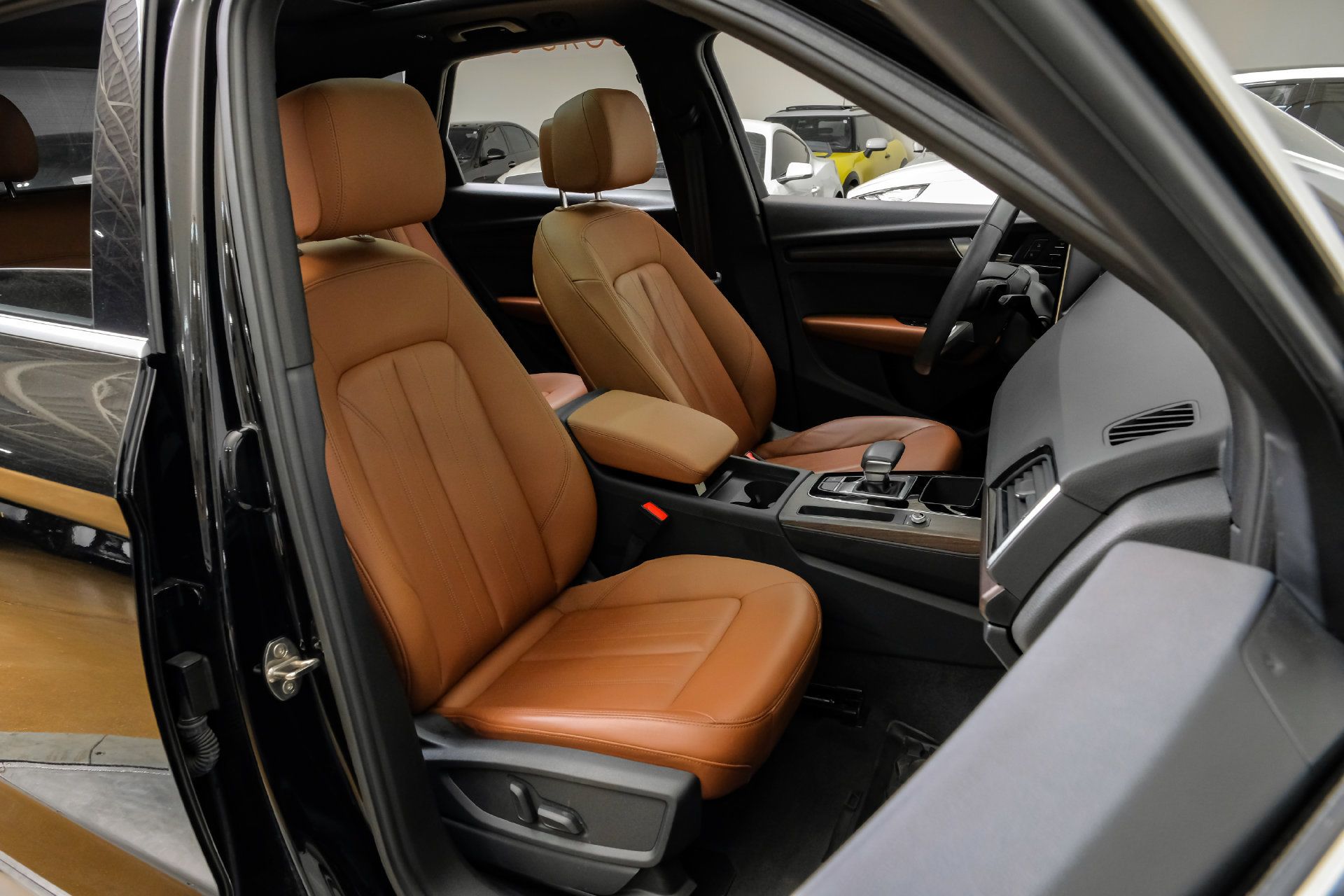 Used 2023 Audi Q5 2.0T Premium w/ Convenience Package AWD/4WD image 38