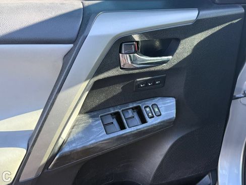 Used 2018 Toyota RAV4 Platinum AWD/4WD image 16