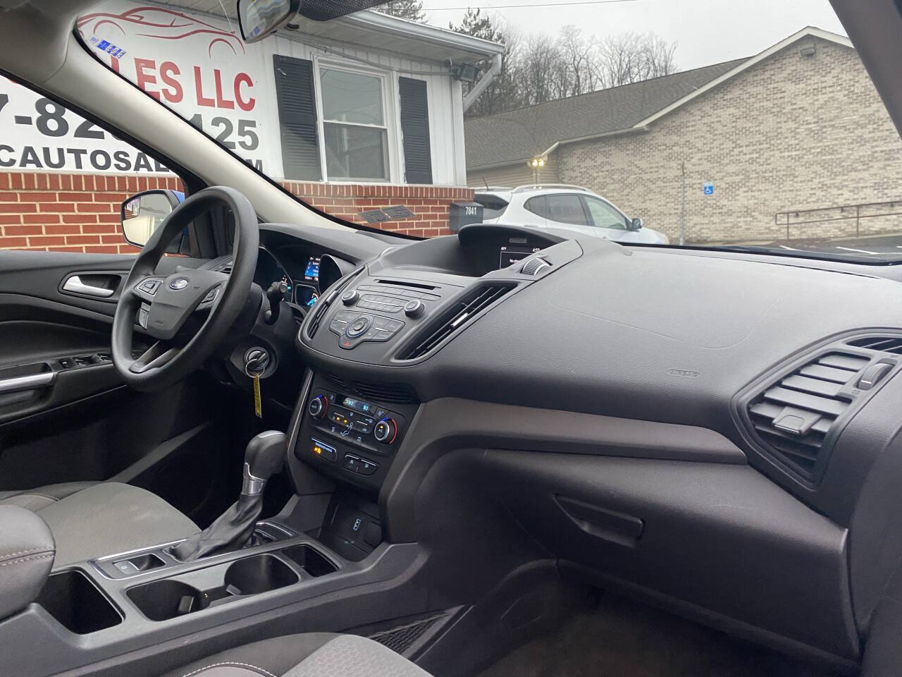 Used 2017 Ford Escape SE AWD/4WD image 23