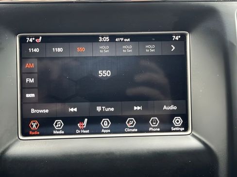 Used 2018 Jeep Grand Cherokee Laredo image 27