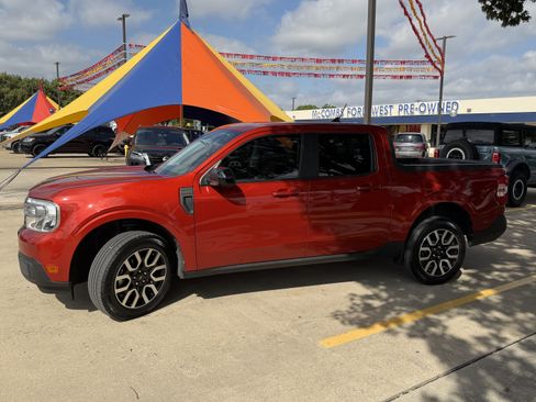 Certified 2024 Ford Maverick Lariat FWD image 10
