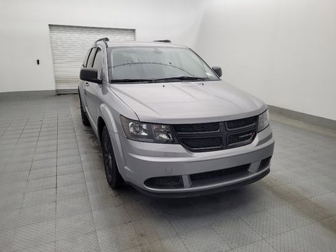 Used 2020 Dodge Journey SE w/ SE Popular Equipment Group image 14