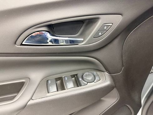 Certified 2024 Chevrolet Equinox LT FWD image 22