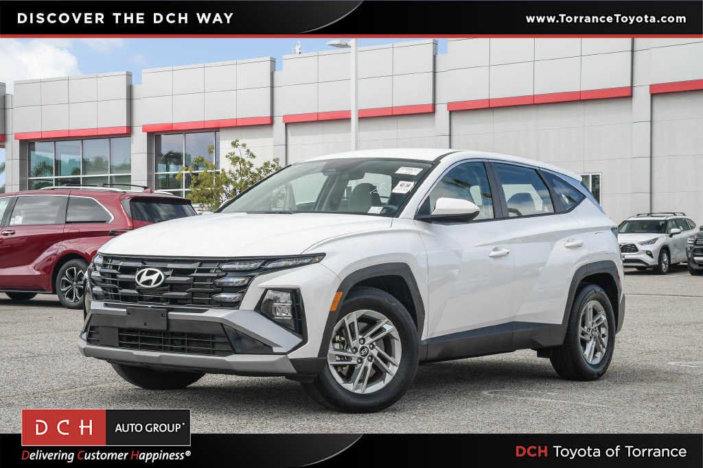Used 2025 Hyundai Tucson SE FWD image 1