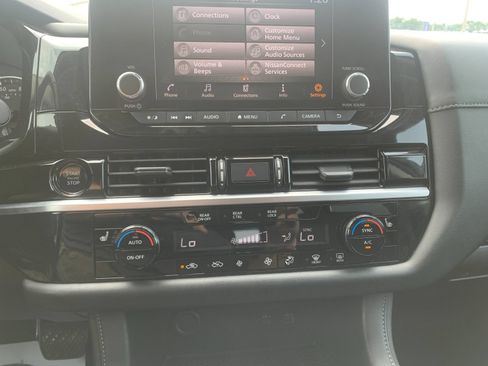 Used 2025 Nissan Pathfinder SV AWD/4WD image 26
