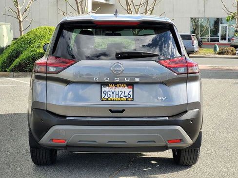 Used 2023 Nissan Rogue SV FWD image 5
