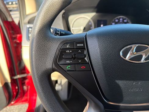 Used 2015 Hyundai Sonata SE w/ Cargo Package image 28