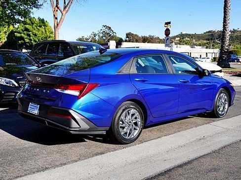 Certified 2024 Hyundai Elantra SEL FWD image 8