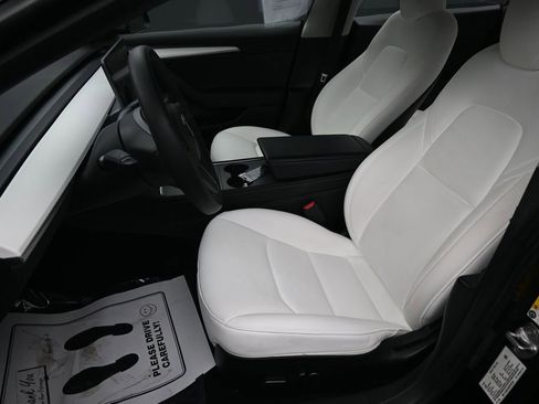 Used 2023 Tesla Model 3 Standard Range image 25