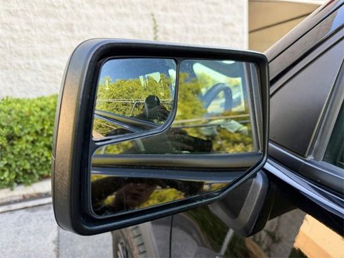 Used 2024 GMC Sierra 1500 Elevation image 28