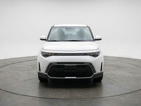Used 2025 Kia Soul LX w/ LX Technology Package image 2